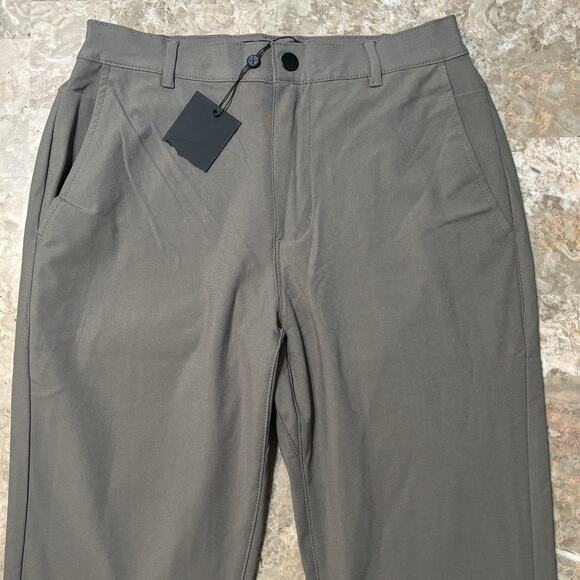 CUTS AO Jogger Mens Small Brown Tan Performance 27” Golf Office NEW - Picture 1 of 12